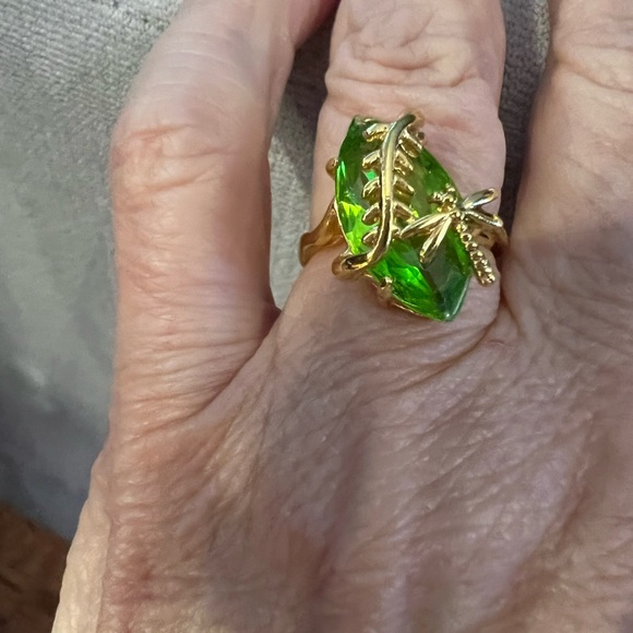Dragonfly & Laurel Green & gold ring - Picture 6 of 11